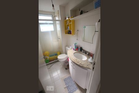 Apartamento à venda com 77m², 2 quartos e 1 vagabanheiro social2