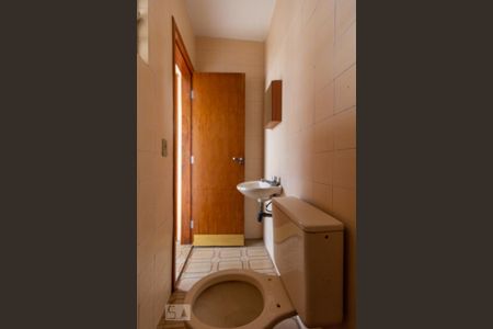 Casa à venda com 120m², 3 quartos e 2 vagas Casa à venda com 120m², 3 quartos e 2 vagasBanheiro de Serviço