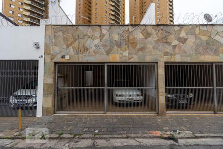 Casa à venda com 120m², 3 quartos e 2 vagas Casa à venda com 120m², 3 quartos e 2 vagasFachada