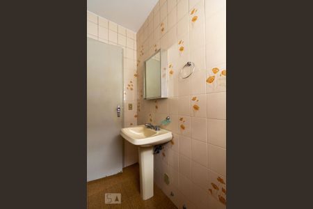 Casa à venda com 120m², 3 quartos e 2 vagas Casa à venda com 120m², 3 quartos e 2 vagasBanheiro Social