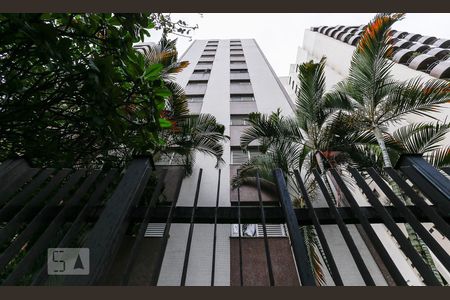 Apartamento para alugar com 120m², 3 quartos e 1 vagaFachada