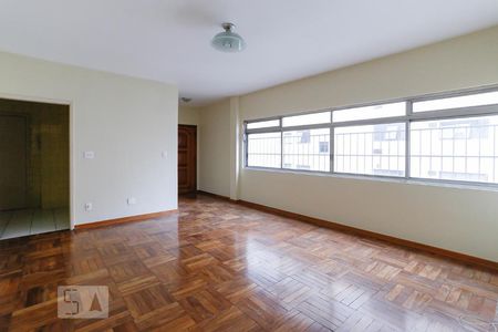 Apartamento para alugar com 120m², 3 quartos e 1 vagaSala