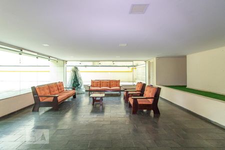 Apartamento à venda com 65m², 2 quartos e 1 vagaHall social