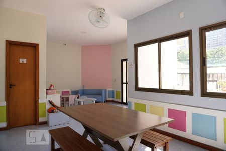 Apartamento para alugar com 99m², 3 quartos e 2 vagasÁrea comum - Brinquedoteca