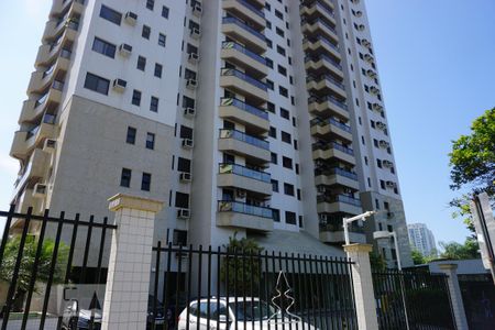 Apartamento para alugar com 99m², 3 quartos e 2 vagasFachada