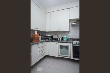 Apartamento à venda com 101m², 3 quartos e 2 vagasCozinha - Armários