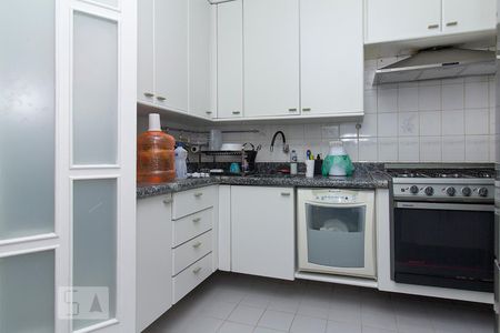 Apartamento à venda com 101m², 3 quartos e 2 vagasCozinha - Armários