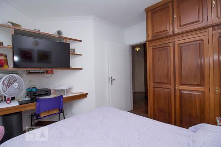 Apartamento à venda com 101m², 3 quartos e 2 vagasQuarto 2 - Armários
