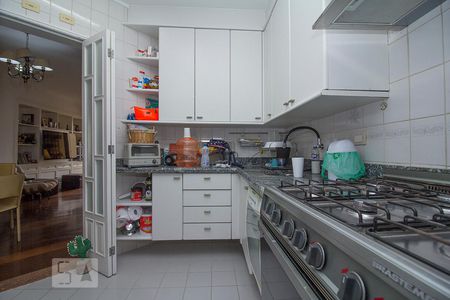 Apartamento à venda com 101m², 3 quartos e 2 vagasCozinha - Armários
