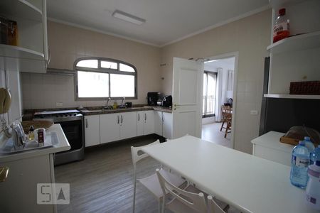 Apartamento para alugar com 200m², 4 quartos e 2 vagasCozinha
