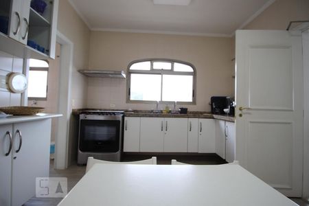 Apartamento para alugar com 200m², 4 quartos e 2 vagasCozinha