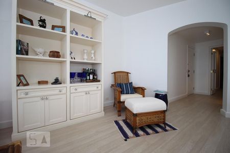 Sala de apartamento para alugar com 4 quartos, 200m² em Praia das Astúrias, Guarujá