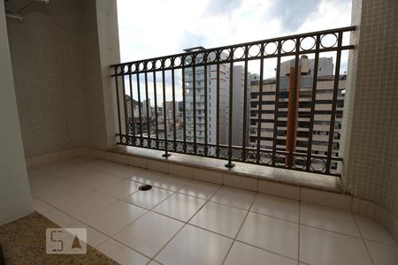 Apartamento para alugar com 200m², 4 quartos e 2 vagasVaranda