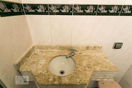 Casa à venda com 108m², 2 quartos e 1 vagaBanheiro