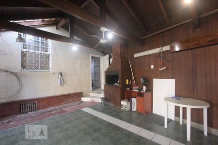 Casa à venda com 80m², 4 quartos e 4 vagas Casa à venda com 80m², 4 quartos e 4 vagasGARAGEM