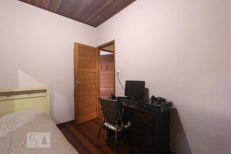 QUARTO 1 de casa à venda com 4 quartos, 80m² em Passo da Areia, Porto Alegre