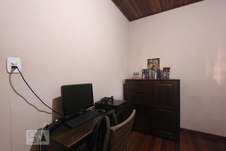 QUARTO 1 de casa à venda com 4 quartos, 80m² em Passo da Areia, Porto Alegre