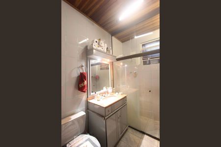 Casa à venda com 80m², 4 quartos e 4 vagas Casa à venda com 80m², 4 quartos e 4 vagasBANHEIRO