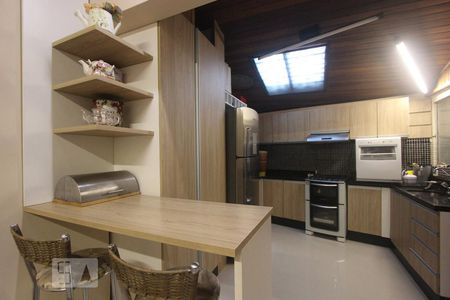 Casa à venda com 80m², 4 quartos e 4 vagas Casa à venda com 80m², 4 quartos e 4 vagasCOZINHA