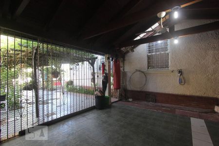 Casa à venda com 80m², 4 quartos e 4 vagas Casa à venda com 80m², 4 quartos e 4 vagasGARAGEM