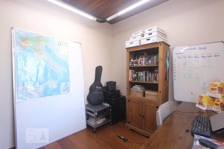 SALA de casa à venda com 4 quartos, 80m² em Passo da Areia, Porto Alegre