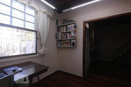 SALA de casa à venda com 4 quartos, 80m² em Passo da Areia, Porto Alegre