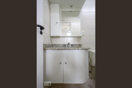 Apartamento para alugar com 75m², 3 quartos e 2 vagas Apartamento para alugar com 75m², 3 quartos e 2 vagasSuíte Banheiro