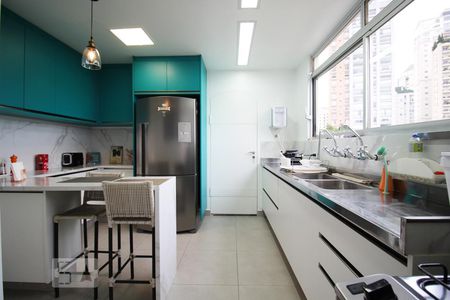 Apartamento à venda com 185m², 3 quartos e 2 vagasCozinha