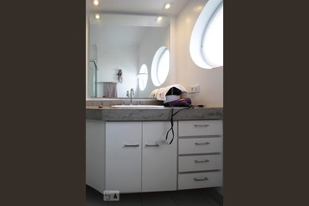 Apartamento à venda com 185m², 3 quartos e 2 vagasBanheiro 