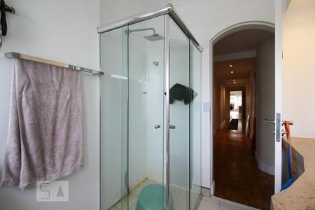 Apartamento à venda com 185m², 3 quartos e 2 vagasBanheiro 