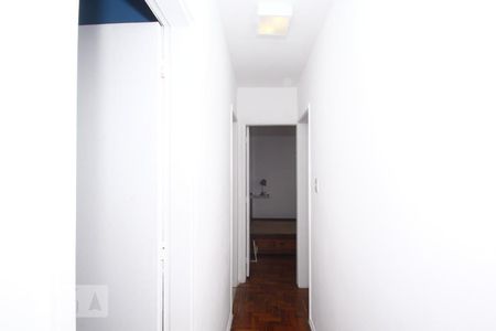 Corredor de apartamento à venda com 2 quartos, 51m² em Laranjeiras, Rio de Janeiro