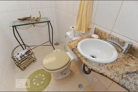 Casa para alugar com 150m², 3 quartos e 4 vagas Casa para alugar com 150m², 3 quartos e 4 vagasBanheiro Social