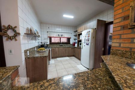 Casa à venda com 217m², 4 quartos e 2 vagasCozinha