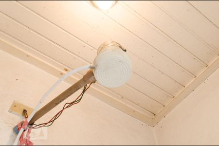 Casa à venda com 130m², 4 quartos e 8 vagasBanheiro de serviço