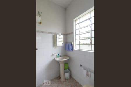 Casa à venda com 130m², 4 quartos e 8 vagasBanheiro