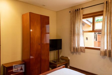 Casa à venda com 250m², 3 quartos e 2 vagas Casa à venda com 250m², 3 quartos e 2 vagasQuarto