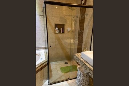 Casa à venda com 250m², 3 quartos e 2 vagas Casa à venda com 250m², 3 quartos e 2 vagasBanheiro da Suíte 2