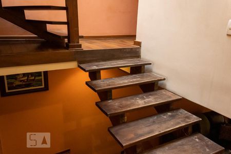 Escada de Acesso de casa à venda com 3 quartos, 250m² em Jardim Vila Formosa, São Paulo