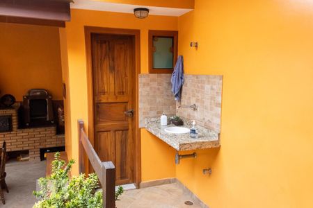 Casa à venda com 250m², 3 quartos e 2 vagas Casa à venda com 250m², 3 quartos e 2 vagasÁrea Externa