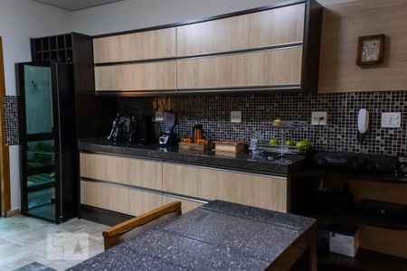 Casa à venda com 250m², 3 quartos e 2 vagas Casa à venda com 250m², 3 quartos e 2 vagasCozinha