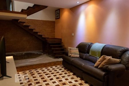 Casa à venda com 250m², 3 quartos e 2 vagas Casa à venda com 250m², 3 quartos e 2 vagasSala de TV