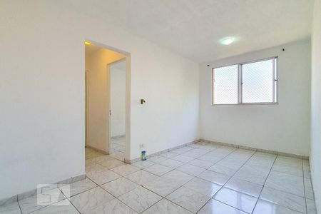 Sala de Apartamento com 2 quartos, 48m² Jardim Santa Emília