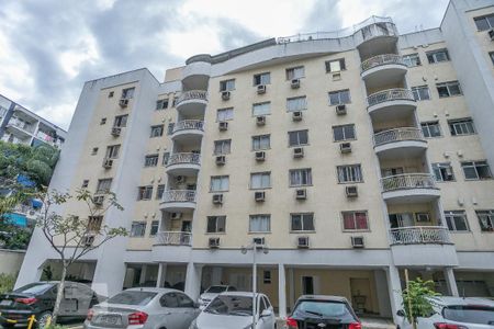 Apartamento à venda com 62m², 2 quartos e 1 vagaFachada