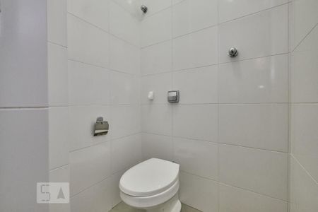 Apartamento à venda com 72m², 2 quartos e 1 vaga Apartamento à venda com 72m², 2 quartos e 1 vagaBanheiro de Serviço
