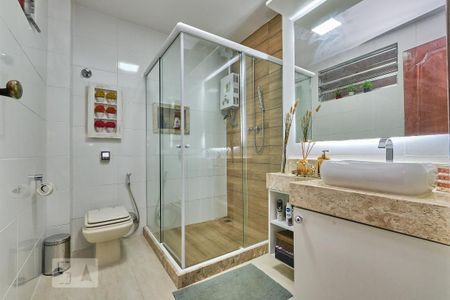 Apartamento à venda com 72m², 2 quartos e 1 vaga Apartamento à venda com 72m², 2 quartos e 1 vagaBanheiro Social