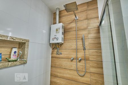 Apartamento à venda com 72m², 2 quartos e 1 vaga Apartamento à venda com 72m², 2 quartos e 1 vagaBanheiro Social