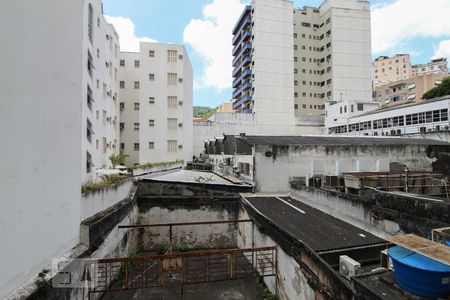 Vista da sala/quarto de kitnet/studio para alugar com 1 quarto, 23m² em Centro, Rio de Janeiro