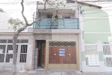 Casa à venda com 280m², 3 quartos e 2 vagasFachada - instalação de plaquinha
