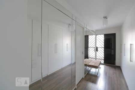 Casa à venda com 280m², 3 quartos e 2 vagasSuite 1 - closet