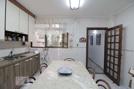 Casa à venda com 280m², 3 quartos e 2 vagasCozinha